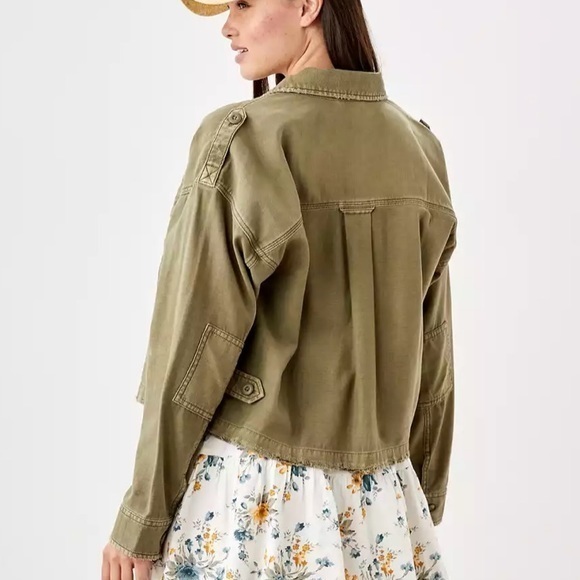 American Eagle Cropped Military Shacket XS - Picture 4 of 11